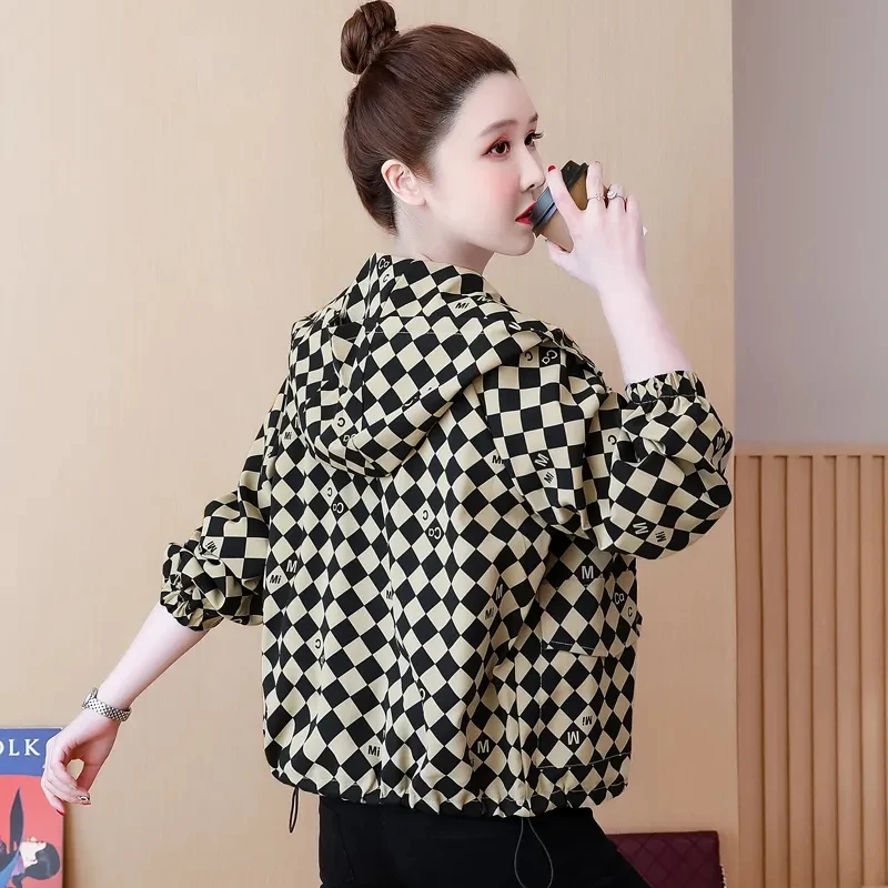 Spring And Autumn 2024 New Ladies' Short Warm Slim Coat Clothes Jacket Casual Comfortable Coat Zipper Pocket Hooded Jacket
Spring And Autumn 2024 New Ladies' Short Warm Slim Coat Clothes Jacket Casual Comfortable Coat Zipper Pocket Hooded Jacket