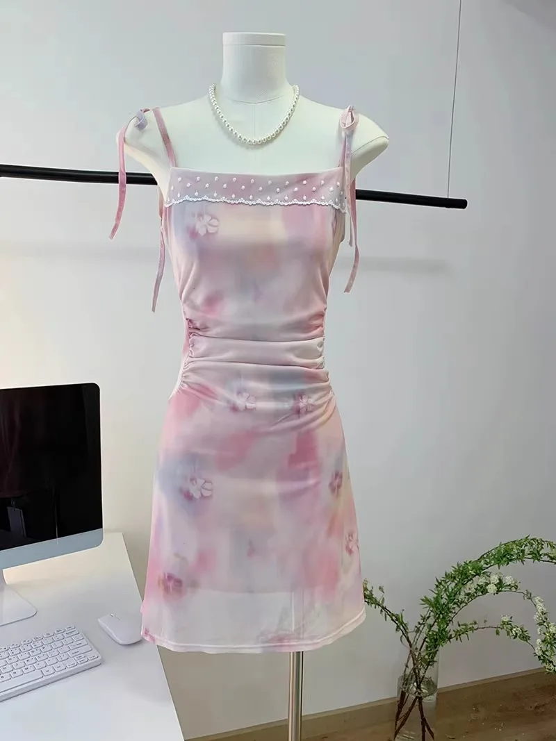 2024 Women's Summer Sweet Sleeveless Floral Slim Dress Lady Streetwear Sexy Lace Patchwork Pleated Waist Bodycone Fashion Dress
2024 Women's Summer Sweet Sleeveless Floral Slim Dress Lady Streetwear Sexy Lace Patchwork Pleated Waist Bodycone Fashion Dress