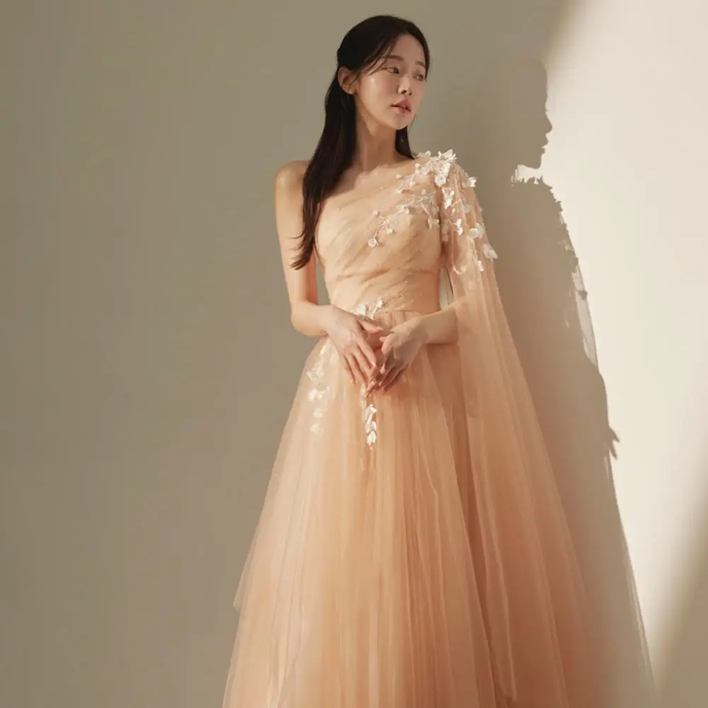 Tulle Women's Evening Dress 정장원피스 Vestidos de festa Korea Elegant Lace One-Shoulder Formal Halter A-Line Party Prom Gown 2024
Tulle Women's Evening Dress 정장원피스 Vestidos de festa Korea Elegant Lace One-Shoulder Formal Halter A-Line Party Prom Gown 2024