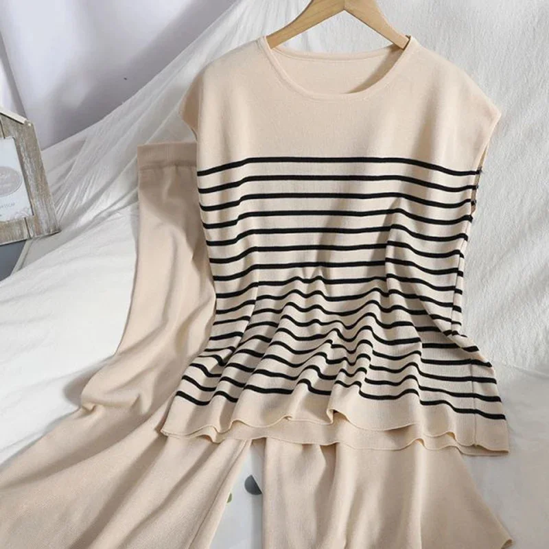 Summer Women O-neck Short Sleeve Ice Silk Striped Pullover Blouse+thin Wide-leg Pants 2 Piece Sets Knitted Casual Loose Sweaters
Summer Women O-neck Short Sleeve Ice Silk Striped Pullover Blouse+thin Wide-leg Pants 2 Piece Sets Knitted Casual Loose Sweaters