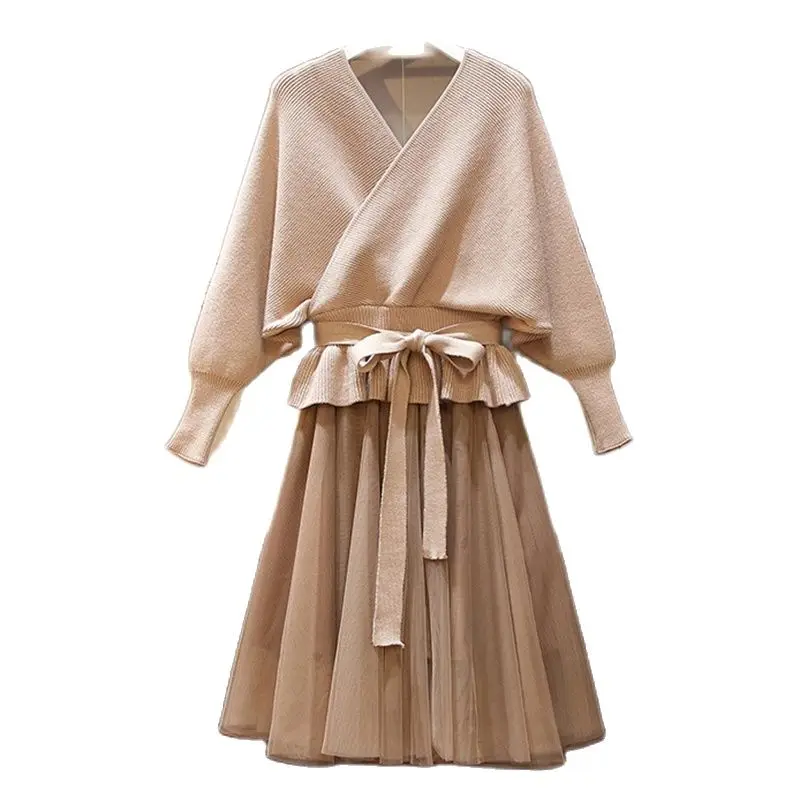 2023 Autumn Winter French Dress New High End Celebrity Temperament Knitted Two Suit Women's Sweater Free Shipping
2023 Autumn Winter French Dress New High End Celebrity Temperament Knitted Two Suit Women's Sweater Free Shipping