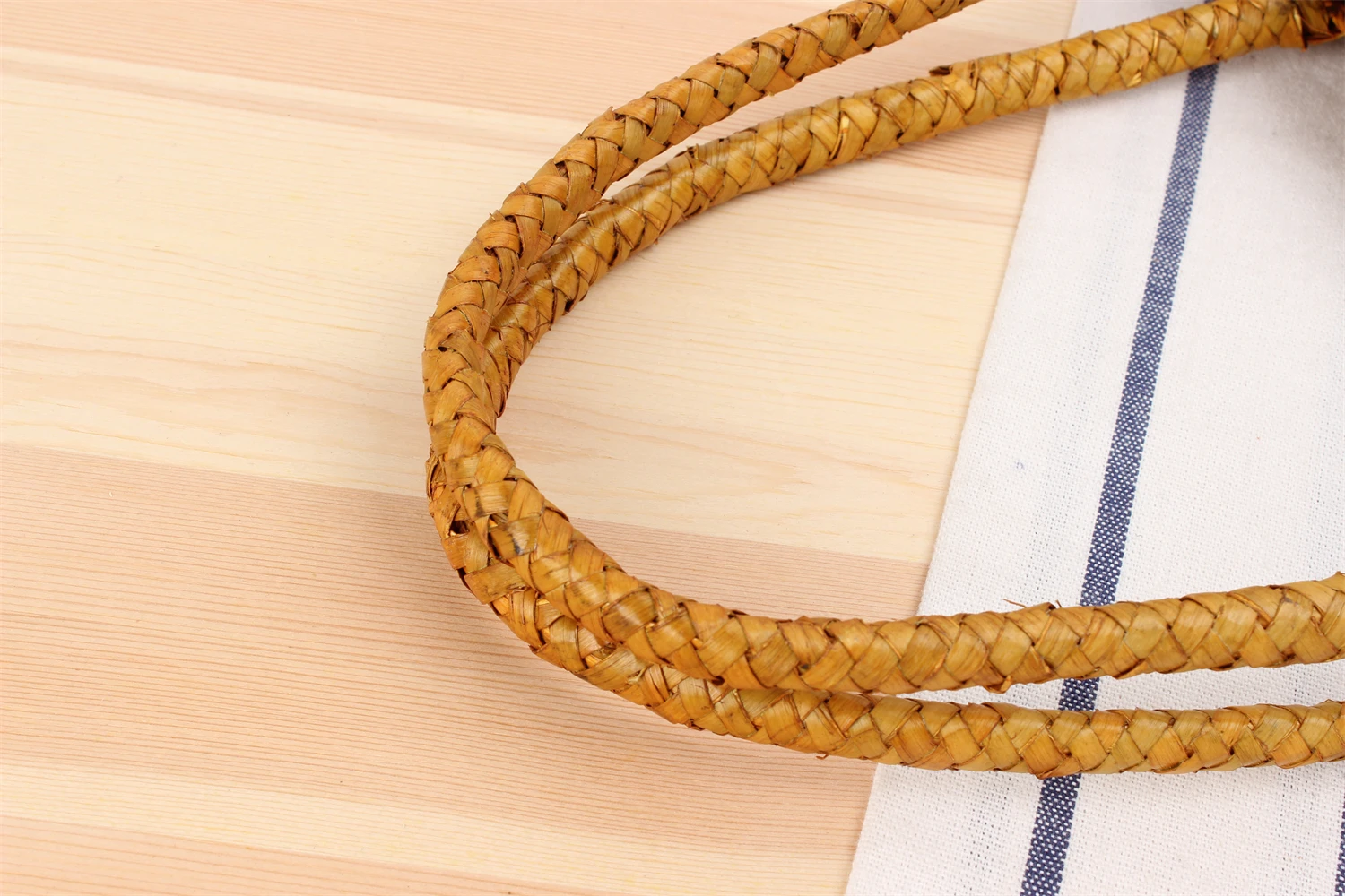 Handmade Rattan Basket Travel Tote 10 S8de9069db88a4900af526962f33f4d62F