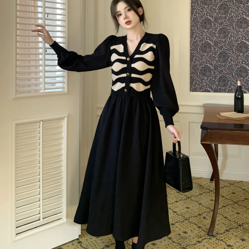 Temperament Retro Knitted Dress Women's Sweet Fashionable Spring Autumn V-Neck Waist Shrinking Slim Mid Length A-line Skirt
Temperament Retro Knitted Dress Women's Sweet Fashionable Spring Autumn V-Neck Waist Shrinking Slim Mid Length A-line Skirt