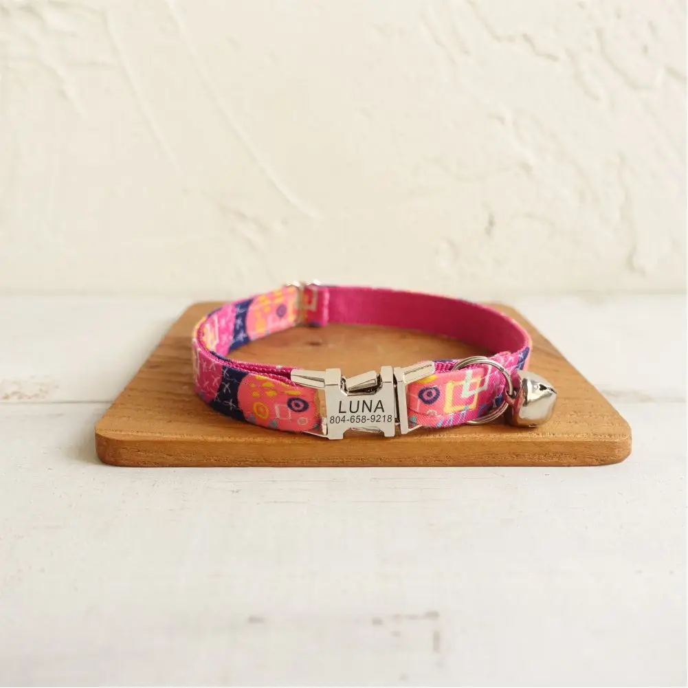 

Personalized Cat Collar Customized Nameplate ID Metal Buckle Adjustable Pink Graffiti Flower Cat Collars with Bell