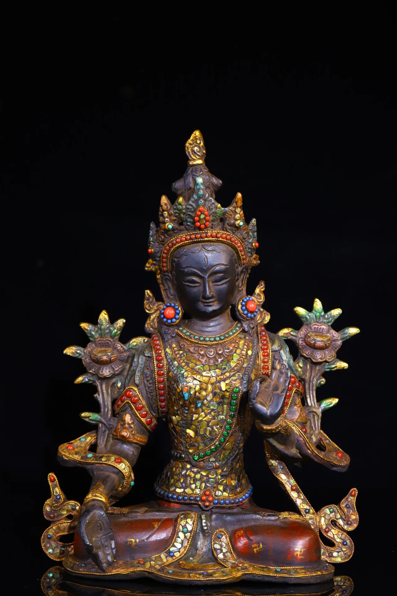 11"Tibetan Temple Collection Old Bronze Cinnabar Painted Mosaic Gem shell White Tara Sitting Buddha Worship Hall Town house
11"Tibetan Temple Collection Old Bronze Cinnabar Painted Mosaic Gem shell White Tara Sitting Buddha Worship Hall Town house