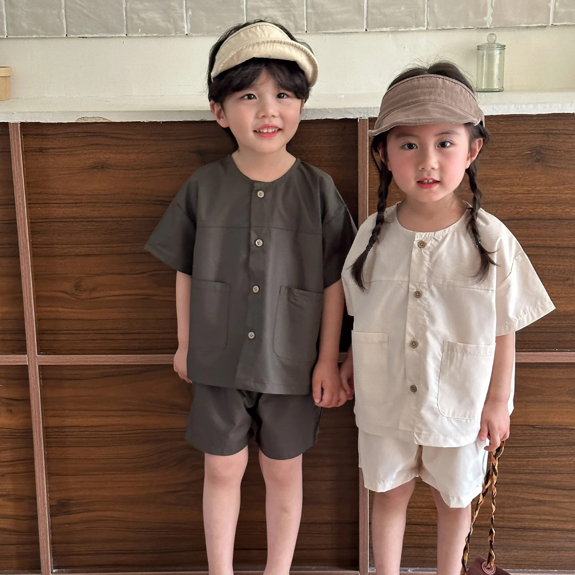 2024 Summer Ins Toddler Boys 2PCS Clothes Set Cotton Solid Pocket T-shirts Cool Thin Loose Shorts Suit Kids Baby Boys Outfits
2024 Summer Ins Toddler Boys 2PCS Clothes Set Cotton Solid Pocket T-shirts Cool Thin Loose Shorts Suit Kids Baby Boys Outfits