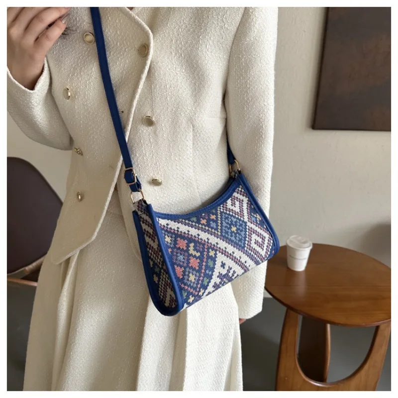 

Ethnic Style Armpit Fashion Crossbody Bag New Foreign Style Portable Crescent Shoulder Bag Small Square Women's Shoulder Bag