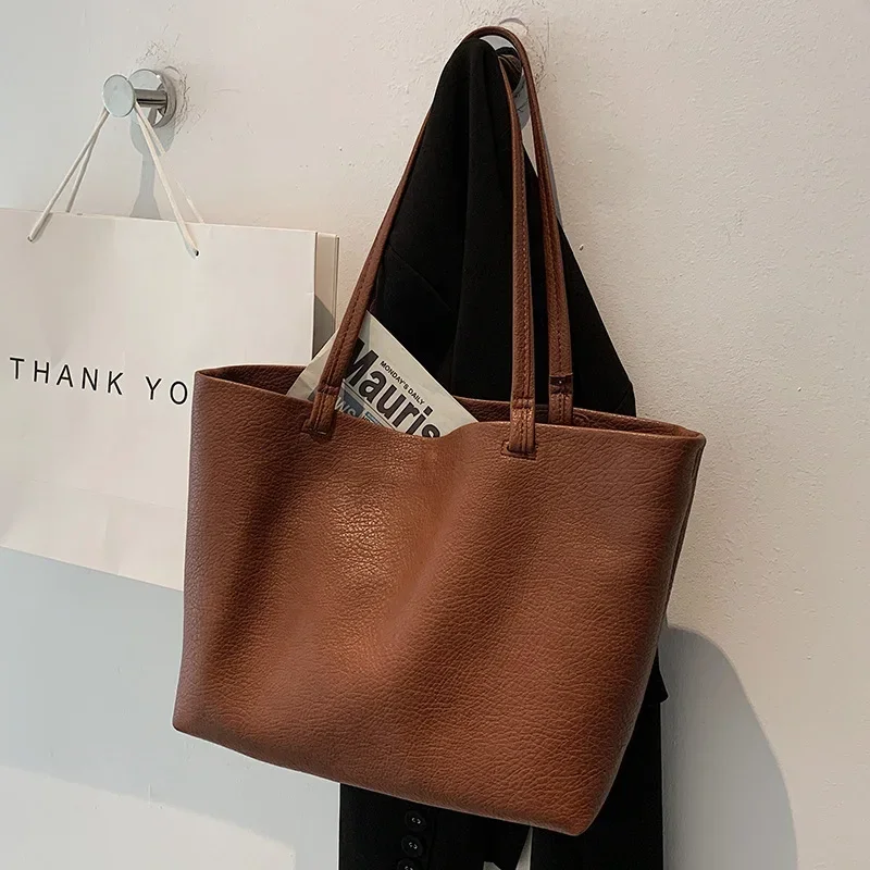 Large Capacity Women Tote Bag Fashion Female Luxury Handbags High Quality Soft Leather Shoulder Bag Simple Designer Bag
Large Capacity Women Tote Bag Fashion Female Luxury Handbags High Quality Soft Leather Shoulder Bag Simple Designer Bag