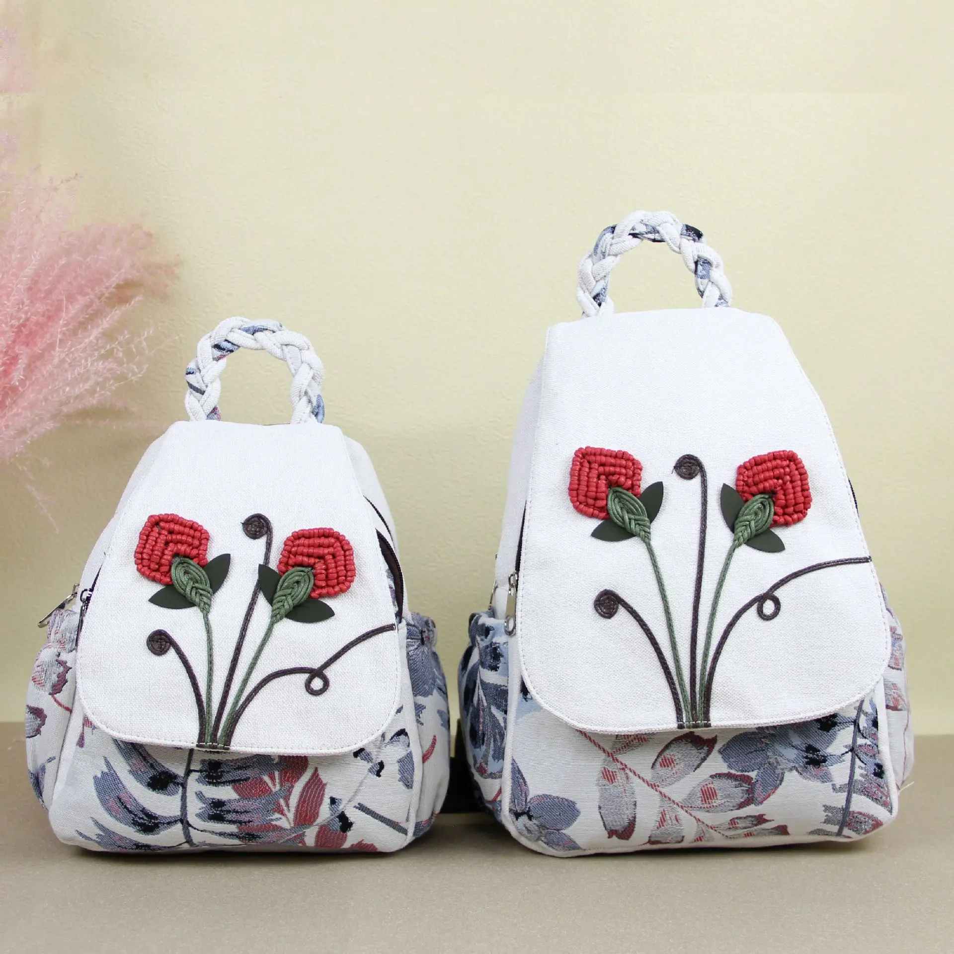 Hot fashion vintage string appliques women shopping backpacks!Nice national prints lady hasp backrack Top-sale Canvas backruck
Hot fashion vintage string appliques women shopping backpacks!Nice national prints lady hasp backrack Top-sale Canvas backruck