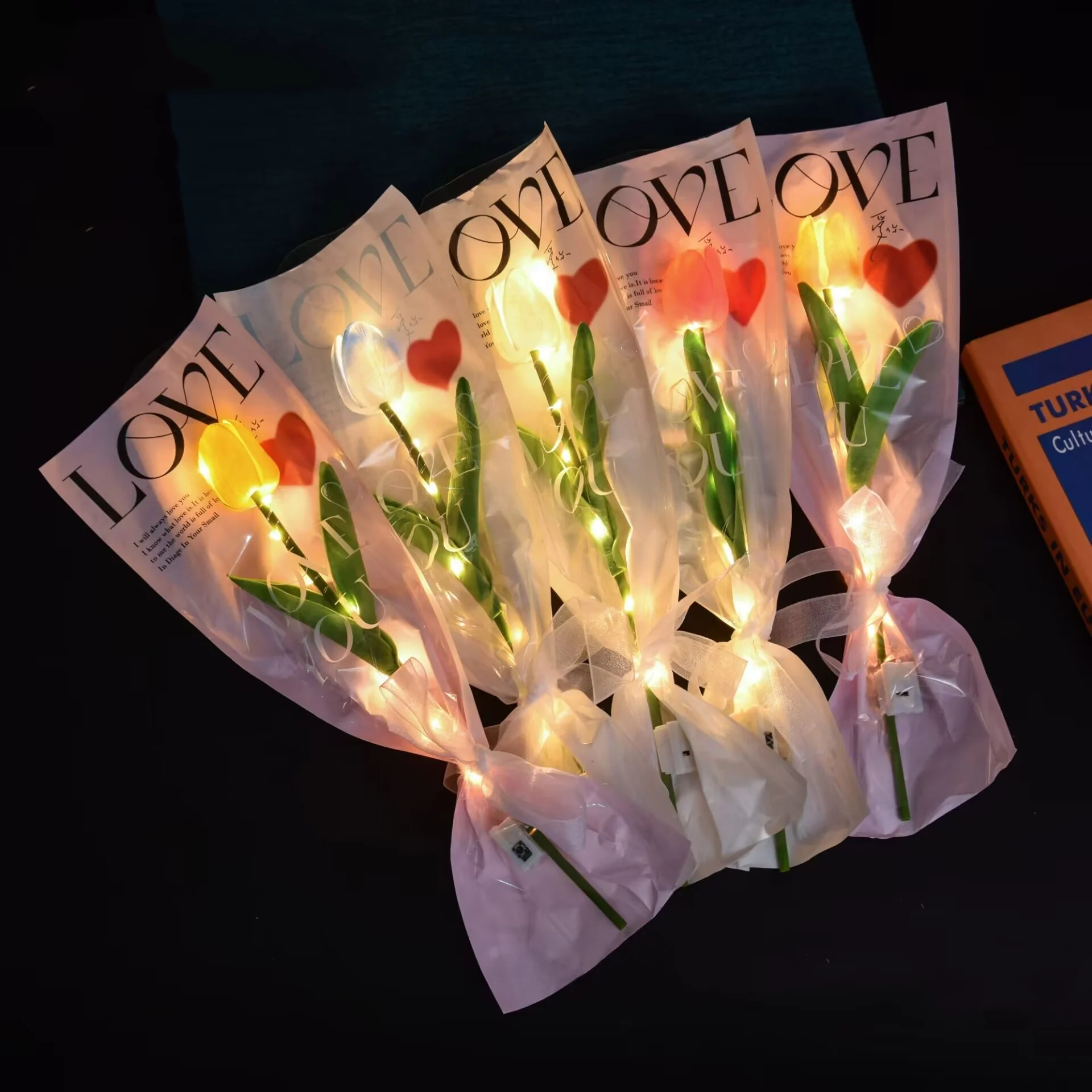 Glowing Tulip Simulation Flower With Lights For Wedding Anniversary Birthday Valentine'S Day Gift Artificial Flower Home Decor 
Glowing Tulip Simulation Flower With Lights For Wedding Anniversary Birthday Valentine'S Day Gift Artificial Flower Home Decor