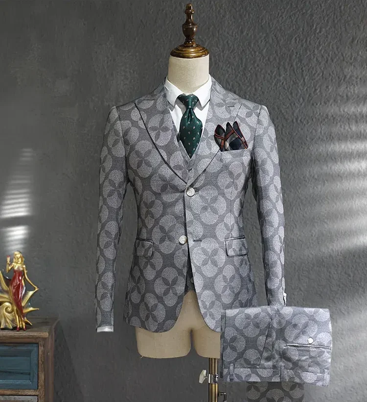 British Style Ternos Masculino Men's Suits Slim Business Casual Print Bridegroom Wedding Party Blazer Suits Full Set Custom Size
British Style Ternos Masculino Men's Suits Slim Business Casual Print Bridegroom Wedding Party Blazer Suits Full Set Custom Size