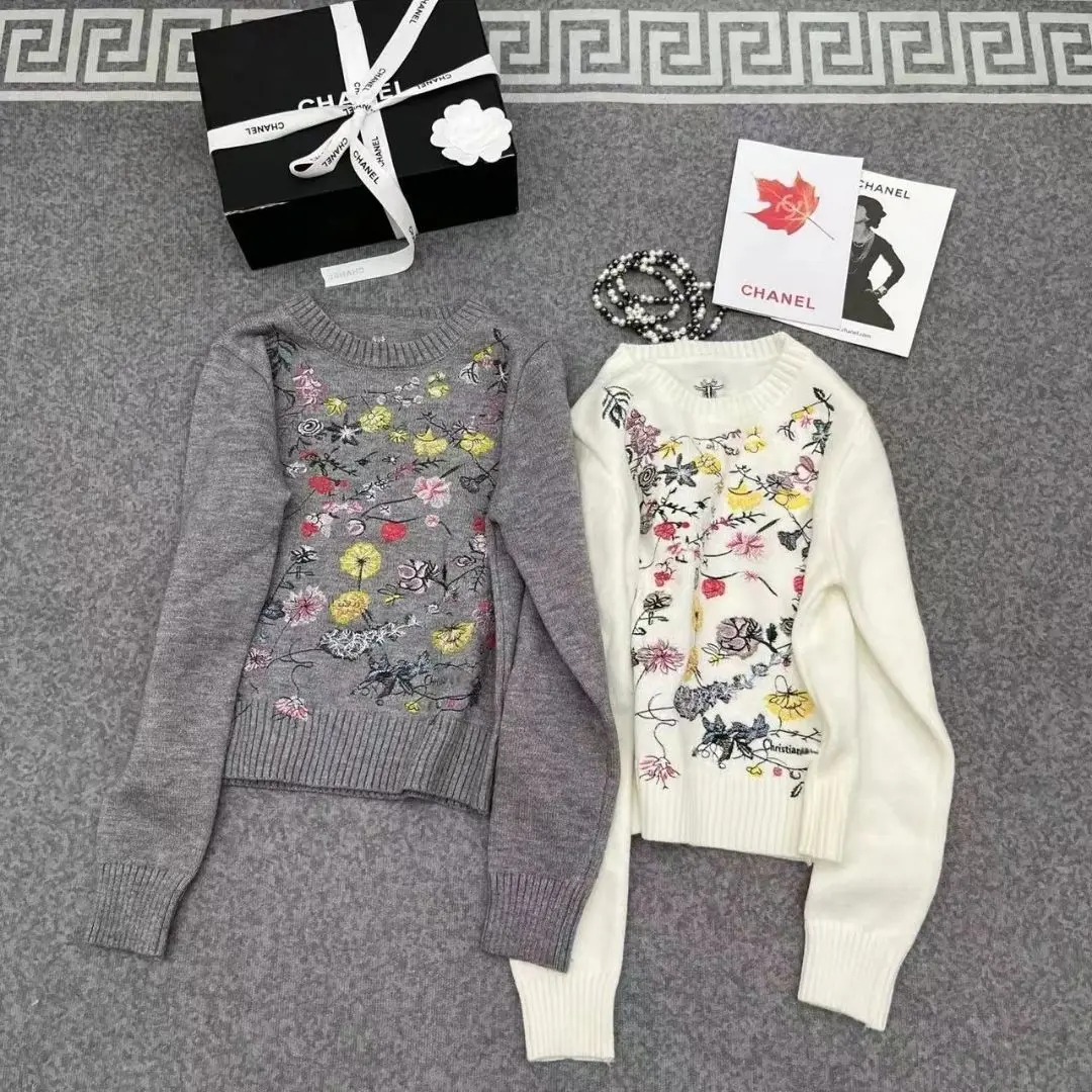Autumn Winter Sweater New Fashion Long Sleeve Embroidery Floral Knitwear Tops Streetwear Warm Wool Cashmere Women Pullovers X214
Autumn Winter Sweater New Fashion Long Sleeve Embroidery Floral Knitwear Tops Streetwear Warm Wool Cashmere Women Pullovers X214