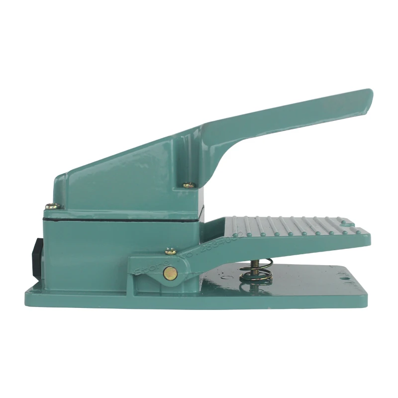 Metal Foot Switch Momentary Antislip Pedal Switch 15A AC250V Electric Power Switch TFS-302 Cable Gland Treadle Controller
Metal Foot Switch Momentary Antislip Pedal Switch 15A AC250V Electric Power Switch TFS-302 Cable Gland Treadle Controller