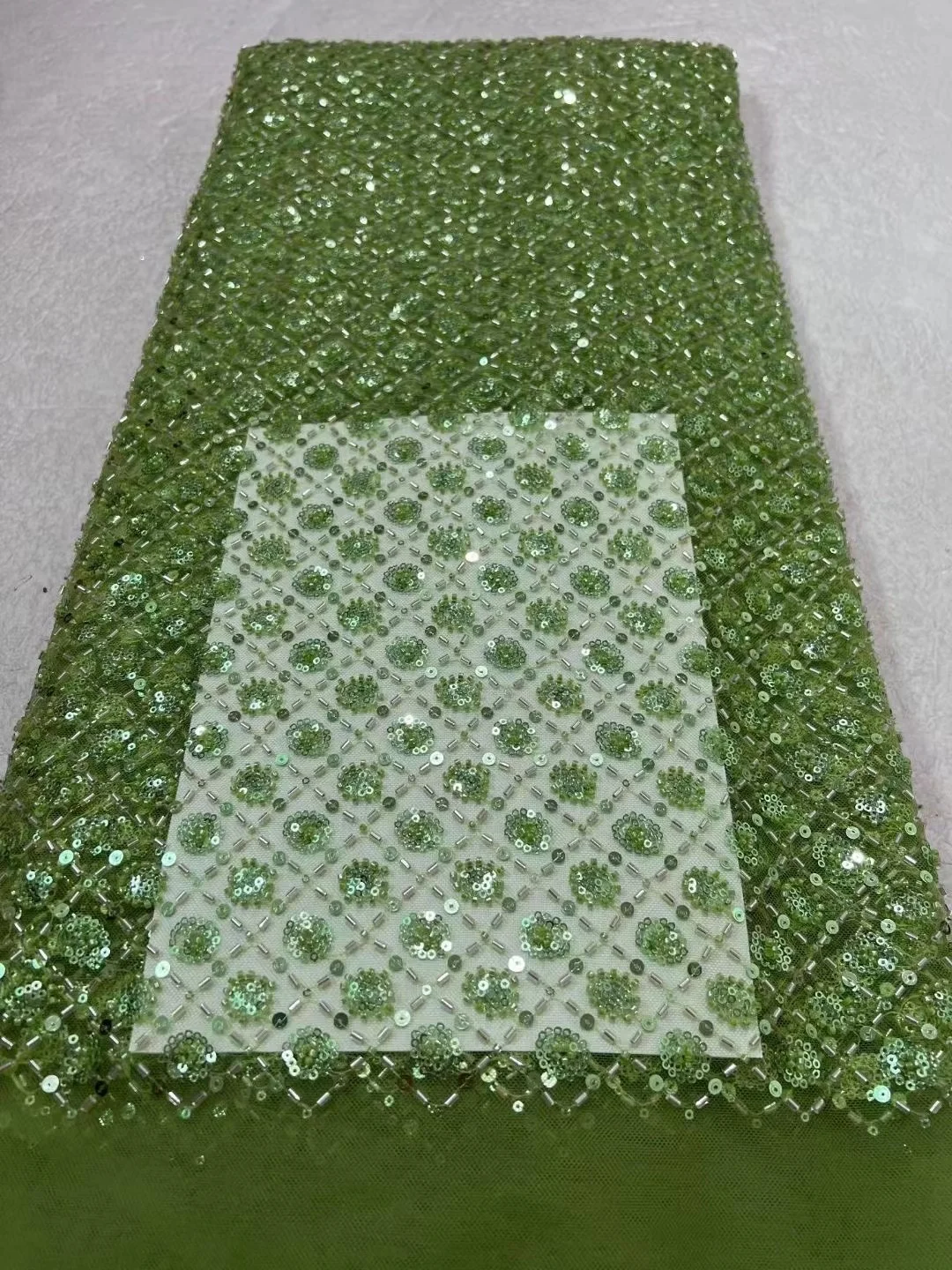 Green Luxury African Lace Fabric 2023 Handmade Beads Tulle Lace Fabric Sequences Embroidery French Net Lace for Wedding Dress
Green Luxury African Lace Fabric 2023 Handmade Beads Tulle Lace Fabric Sequences Embroidery French Net Lace for Wedding Dress