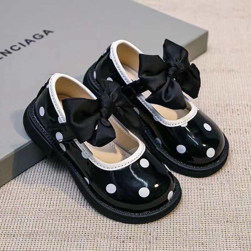 Rhinestone bow children's shoes 2024 spring and autumn fashion single shoes simple stars girls big children princess shoes
Rhinestone bow children's shoes 2024 spring and autumn fashion single shoes simple stars girls big children princess shoes