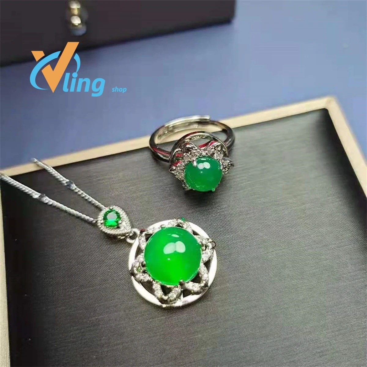 

Wholesale High Ice S925 Silver Inlaid Green Jade Chalcedony Beads Pendant Women's Ring Two-Piece SetJewelry Exquisite Fashion