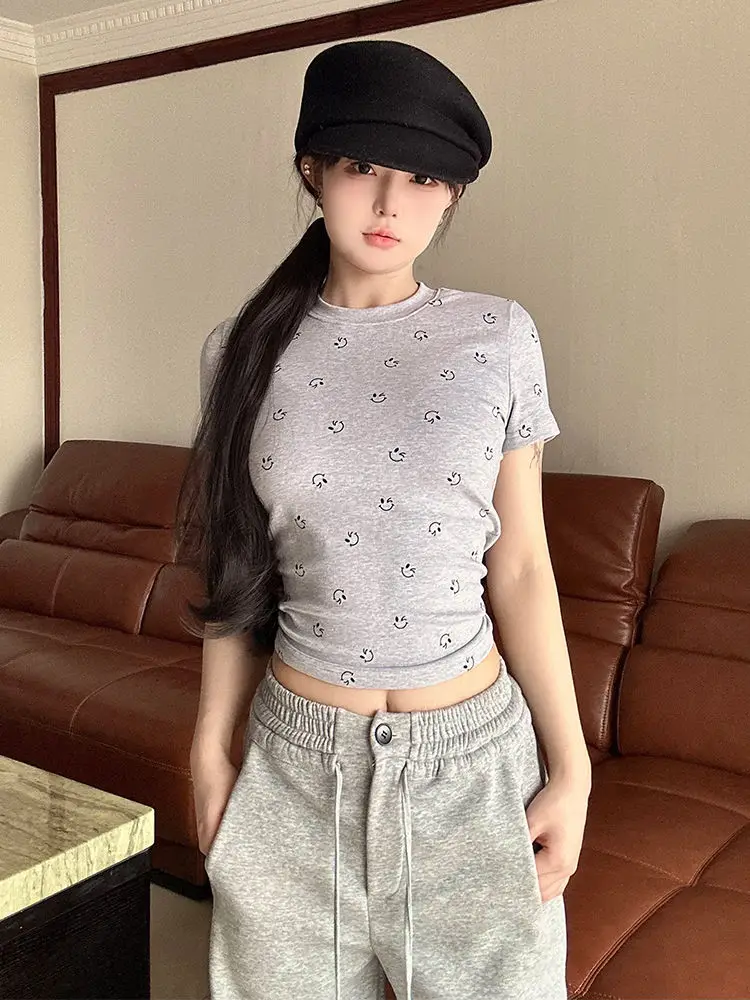 Korean style summer new gray short sleeved t-shirt for women with slim fit and versatile cartoon smiling face print T-shirt top
Korean style summer new gray short sleeved t-shirt for women with slim fit and versatile cartoon smiling face print T-shirt top