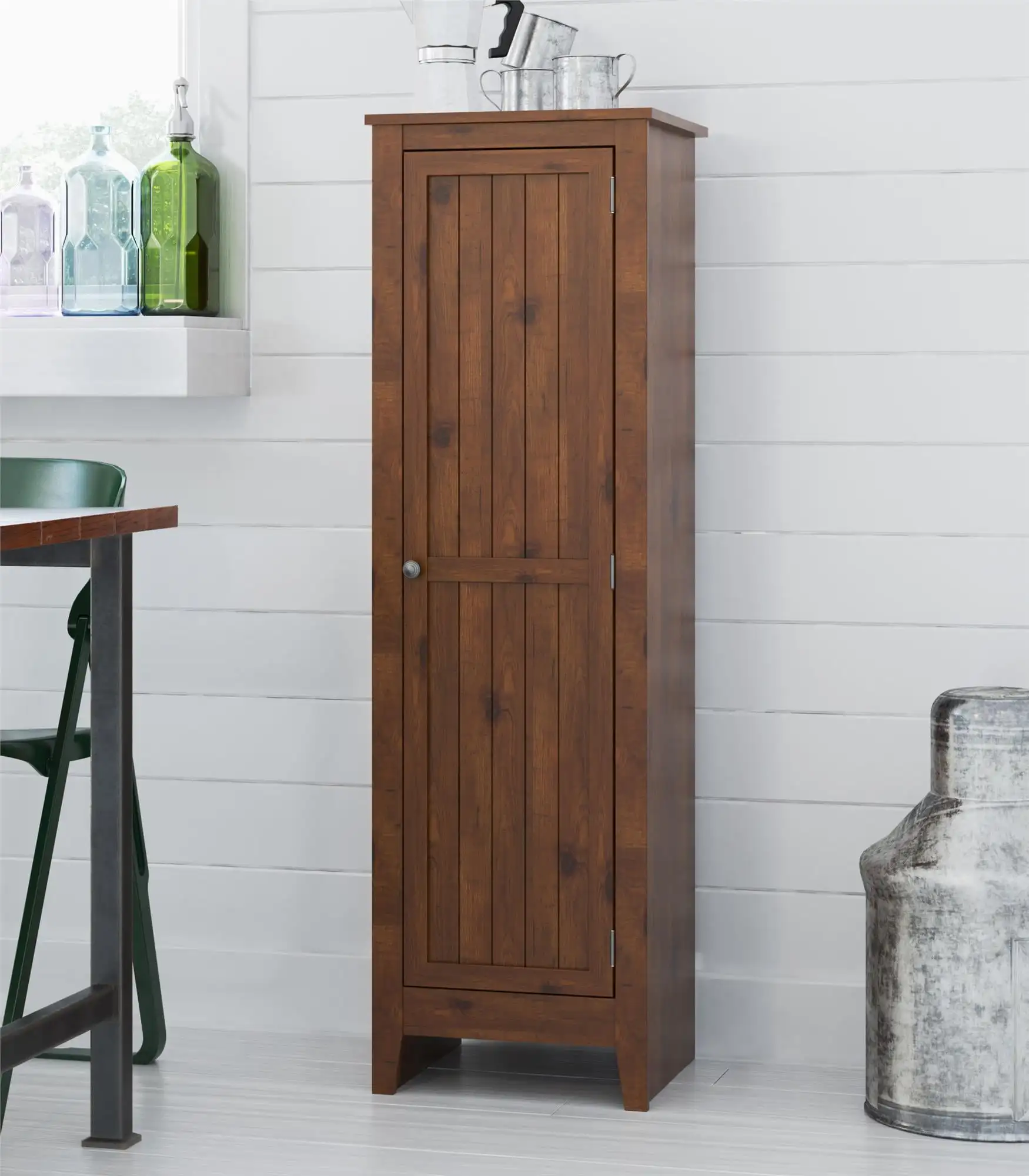 Ameriwood Home Milford шкаф для хранения с одной дверью, старомодная сосна
Ameriwood Home Milford шкаф для хранения с одной дверью, старомодная сосна