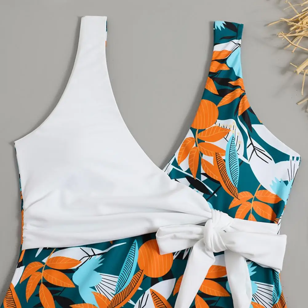 

Breathable Swimsuit Tropical Leaf Print Women's One-piece Swimsuit Collection V-neck Monokini High Waisted Bathing Suit Backless