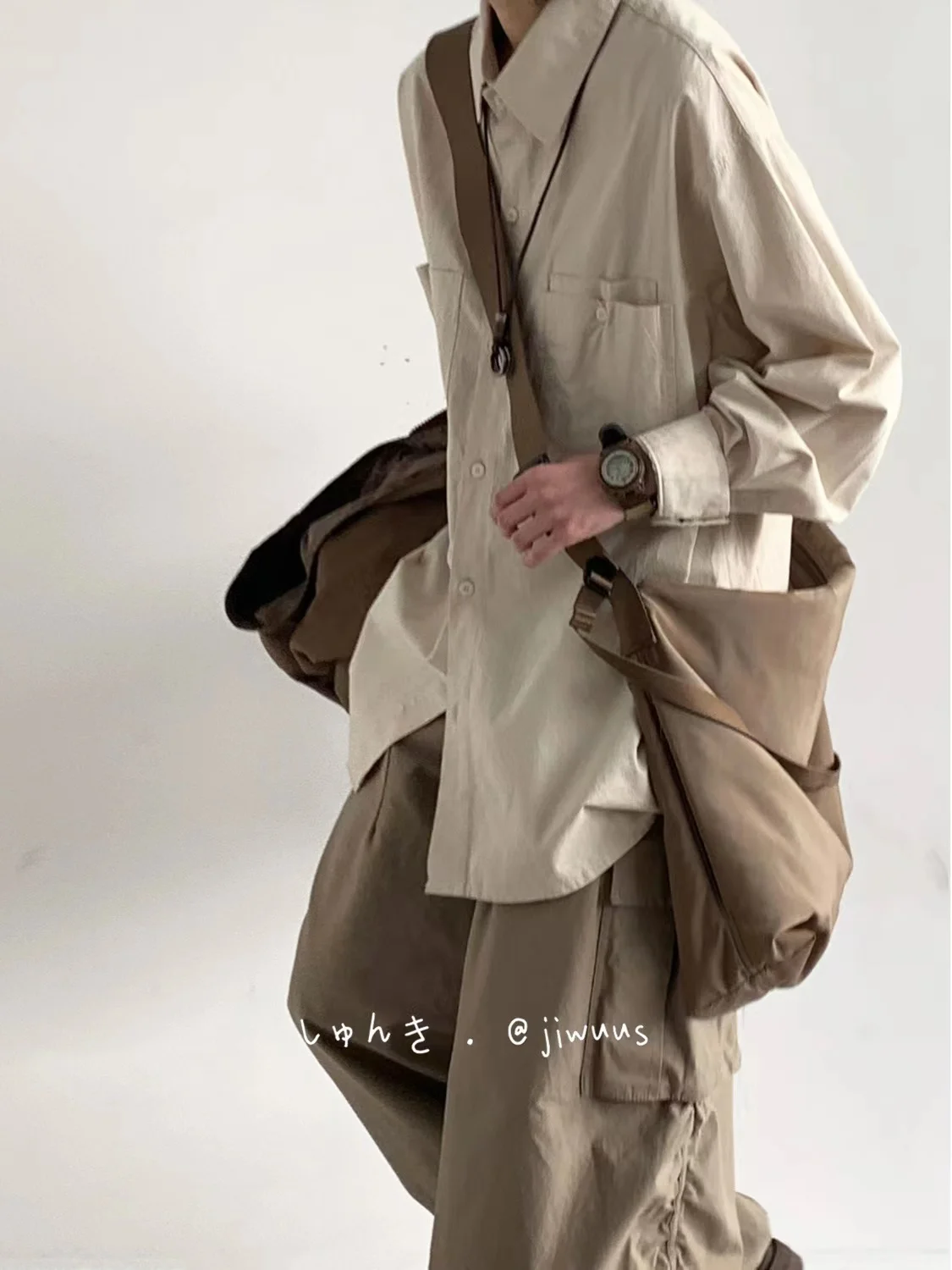 2023 Summer Men's Fashion Trendy Retro Style Lapel Collar Shirts Solid Color Work Long Sleeves Loose Casual Beige Color Shirts
2023 Summer Men's Fashion Trendy Retro Style Lapel Collar Shirts Solid Color Work Long Sleeves Loose Casual Beige Color Shirts