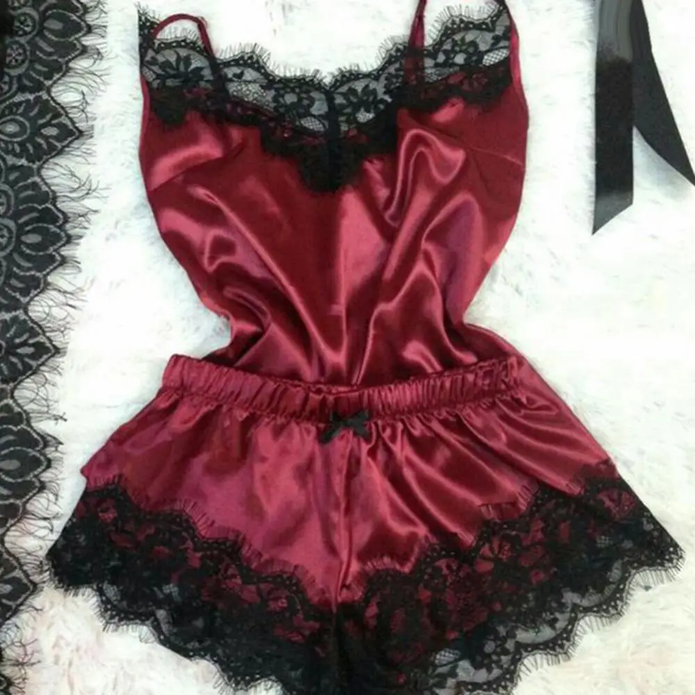 2Pcs/Set Sexy Women Pajama Sets Silky Velvet Lace Strap Vest Top Shorts Sleep Wear Outfit Women Pajama Summer
2Pcs/Set Sexy Women Pajama Sets Silky Velvet Lace Strap Vest Top Shorts Sleep Wear Outfit Women Pajama Summer