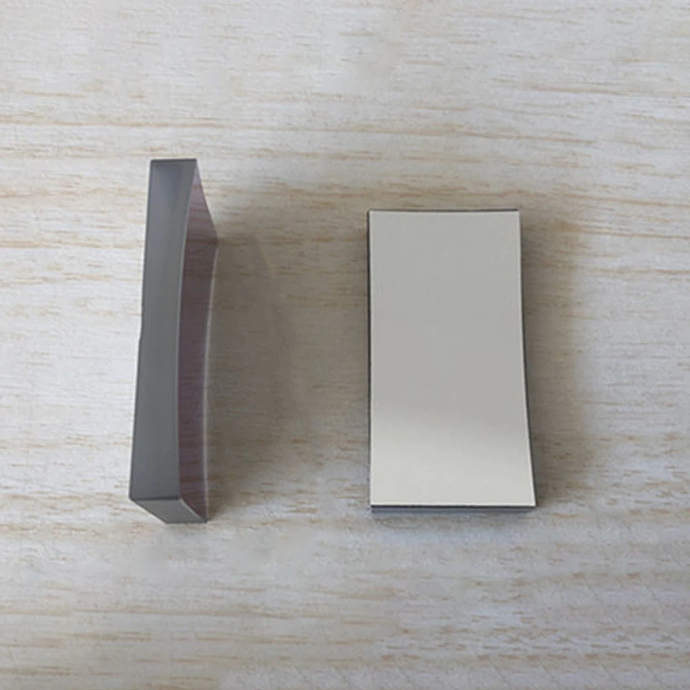 Rectangular flat concave aluminized reflector 38x16mm F85mm Center Thickness 5.2mm Protective aluminum plating
Rectangular flat concave aluminized reflector 38x16mm F85mm Center Thickness 5.2mm Protective aluminum plating