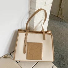 Fashionable Women's Tote Bag Horizontal Section Square Contrast Color Large Capacity Shopper Handbag Simple Casual Shoulder Bag
Fashionable Women's Tote Bag Horizontal Section Square Contrast Color Large Capacity Shopper Handbag Simple Casual Shoulder Bag