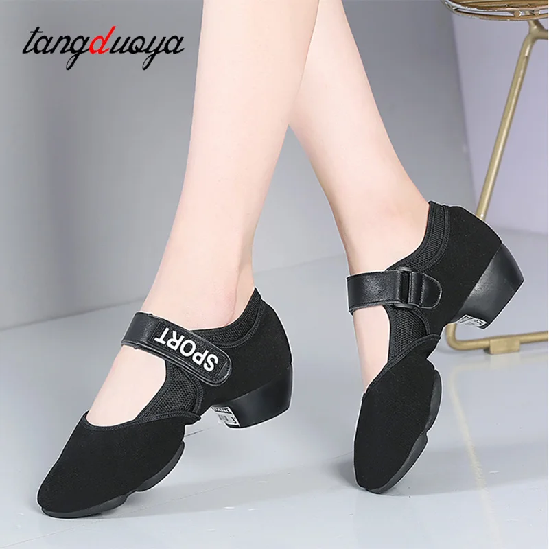 Latin Ballroom Dance Shoes for Women Practice Closed Toe Modern Salsa Dance Teaching Performance Dancing Shoes
Latin Ballroom Dance Shoes for Women Practice Closed Toe Modern Salsa Dance Teaching Performance Dancing Shoes