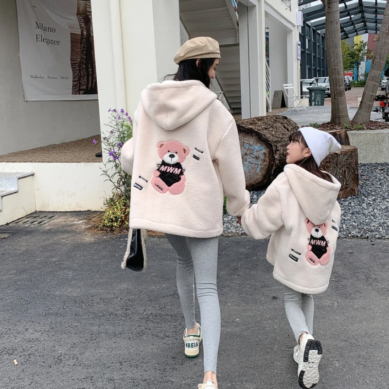 Family Warm Polar Fleece Winter Cardigan Women Baby Girls Same Thick Jacket with Hood Mother Daughter Children Sweat-shirt Coat
Family Warm Polar Fleece Winter Cardigan Women Baby Girls Same Thick Jacket with Hood Mother Daughter Children Sweat-shirt Coat