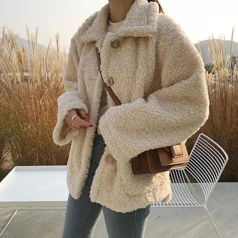 

Женское осенне-зимнее пальто из имитации овечьей шерсти, новое утолщенное теплое пальто, Корейская версия, свободная куртка с хлопковой подкладкой для женщин
