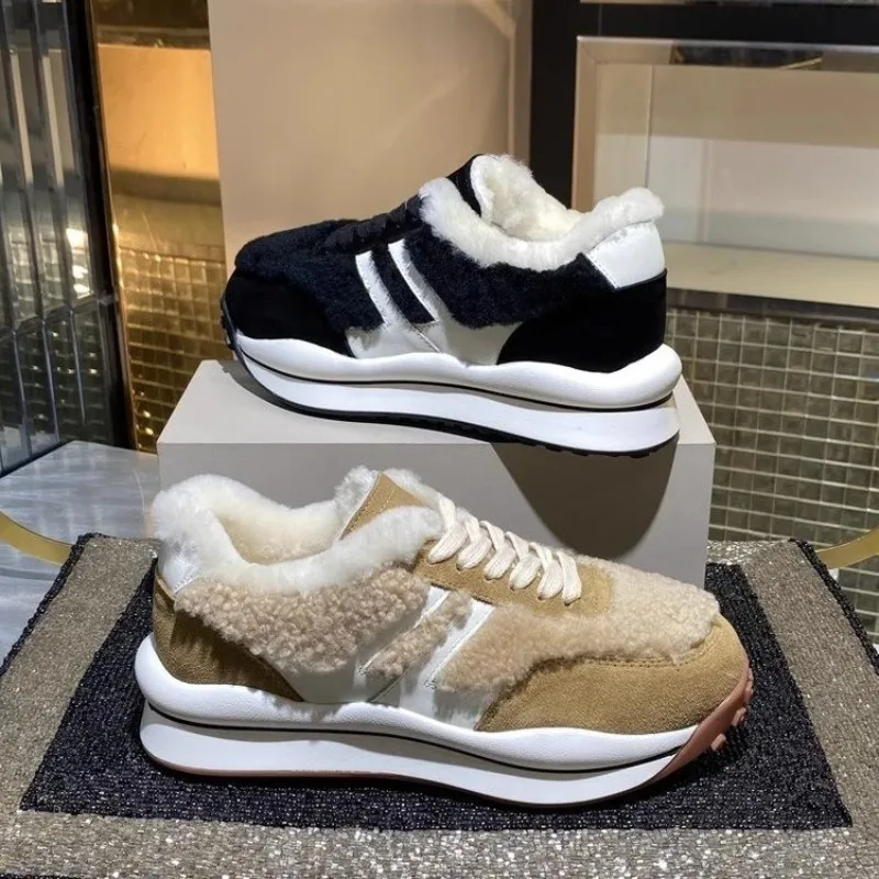 Autumn and winter sponge cake plus velvet cotton shoes new warm plush sneakers women's lace-up flat casual shoes for women2024
Autumn and winter sponge cake plus velvet cotton shoes new warm plush sneakers women's lace-up flat casual shoes for women2024