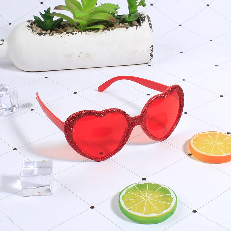 New Love Red Glitter Heart Sunglasses Women Fashion Cute Sexy Retro Heart Vintage Cheap Sun Glasses Red Lens Female 2023
New Love Red Glitter Heart Sunglasses Women Fashion Cute Sexy Retro Heart Vintage Cheap Sun Glasses Red Lens Female 2023