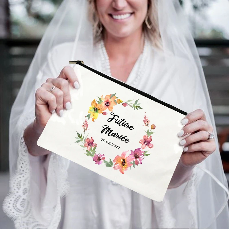 Makeup Bags Future Mariée Personalized Custom Date Maid of Honor Bride Pouch Gifts Bachelorette Wedding Party Toiletry Organizer
Makeup Bags Future Mariée Personalized Custom Date Maid of Honor Bride Pouch Gifts Bachelorette Wedding Party Toiletry Organizer