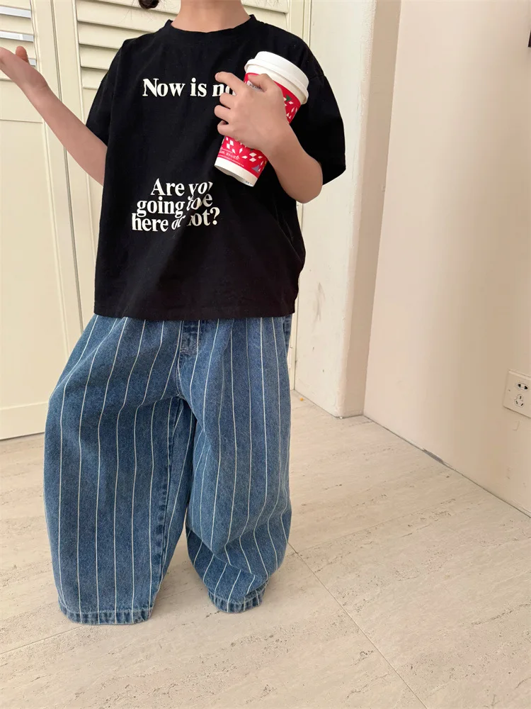 2025 Spring New Children Striped Denim Trousers Baby Boys Casual Pants Toddler Girls Wide Leg Pants Kids Fashion Loose Jeans 23 S8f6e3bfa57d94eb48b681449bc29dd51w