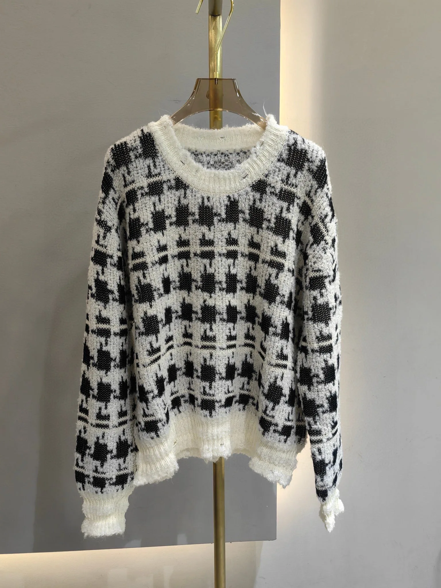 EVACANDIS High Quality Women New Houndstooth Wool Cotton Blended O-Neck Knitted Pullover Tops Long Sleeve Casual Chic Sweater
EVACANDIS High Quality Women New Houndstooth Wool Cotton Blended O-Neck Knitted Pullover Tops Long Sleeve Casual Chic Sweater