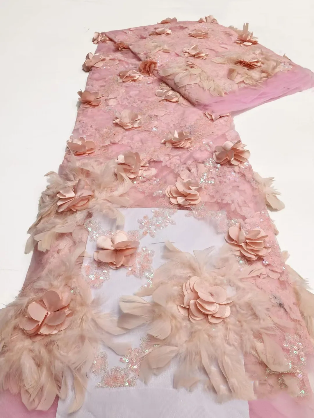Pretty 2023 3D Florals With Sequins /Freather Embroidery French Tulle Net African Lace Fabric For Evening Dresses Weddings Party
Pretty 2023 3D Florals With Sequins /Freather Embroidery French Tulle Net African Lace Fabric For Evening Dresses Weddings Party