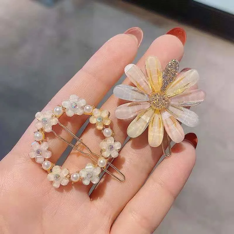

Korean Sweet Geometric Hairpin Small Fresh Daisy Flower Gold Hair Clips Fashion Jewelry Headwear Accessories Wedding Headdress