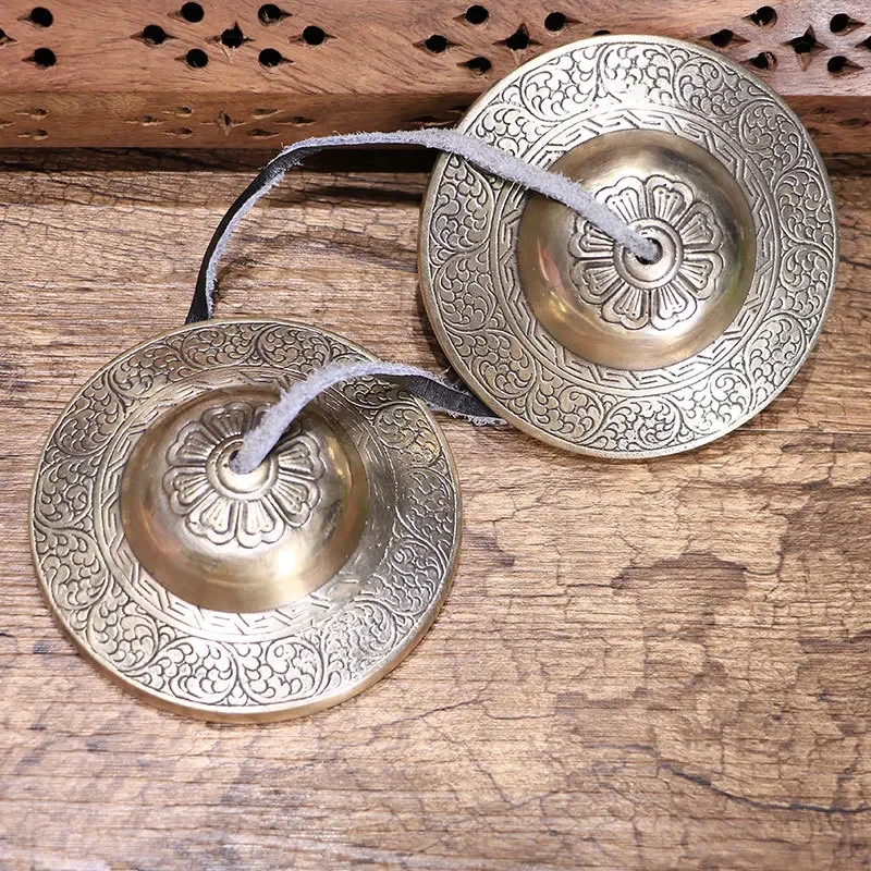 Nepal Handmade Xiangyun Clasp Bell Large Clasp Bell Percussion Instrument Chime Clasp Bell Copper Ba Yu Ding Summer Clasp Bell
Nepal Handmade Xiangyun Clasp Bell Large Clasp Bell Percussion Instrument Chime Clasp Bell Copper Ba Yu Ding Summer Clasp Bell