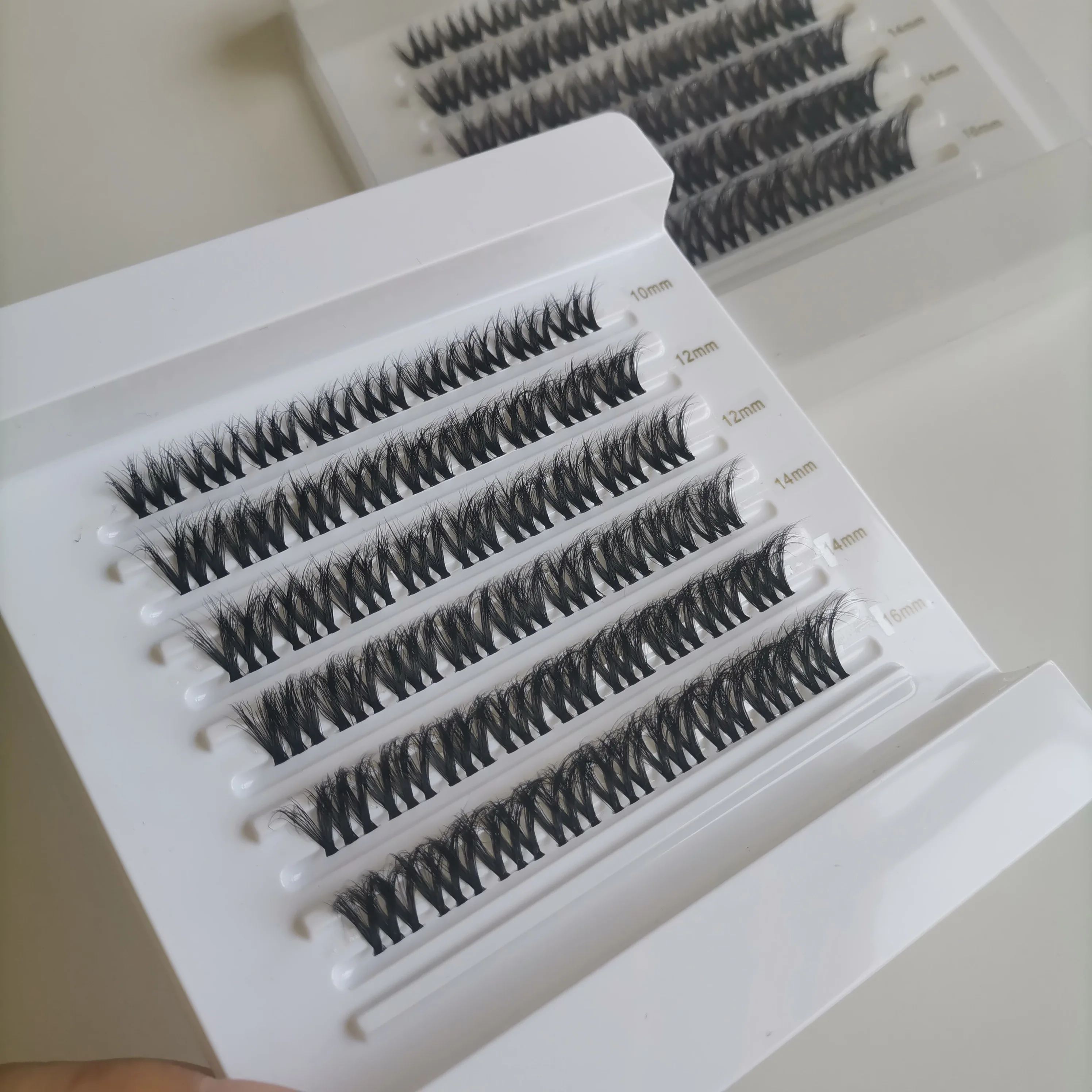 Beauty New Natural Fluffy Good Quality 6 Rows 10-16mm Mixed Individual Cluster Lashes Extensions
Beauty New Natural Fluffy Good Quality 6 Rows 10-16mm Mixed Individual Cluster Lashes Extensions