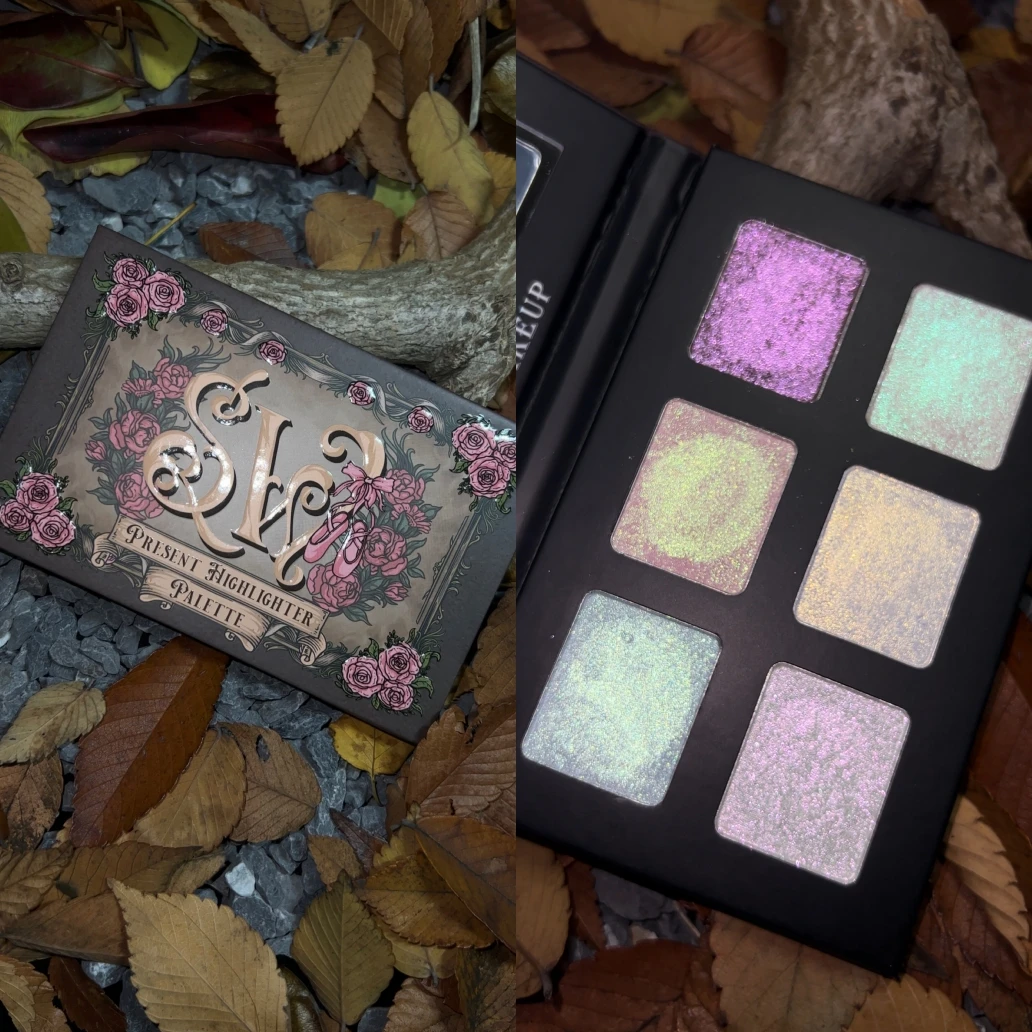 Shellwe Makeup Present Multi Use Sparkly High Shine Smooth Duochrome Highlighter Palette 
Shellwe Makeup Present Multi Use Sparkly High Shine Smooth Duochrome Highlighter Palette