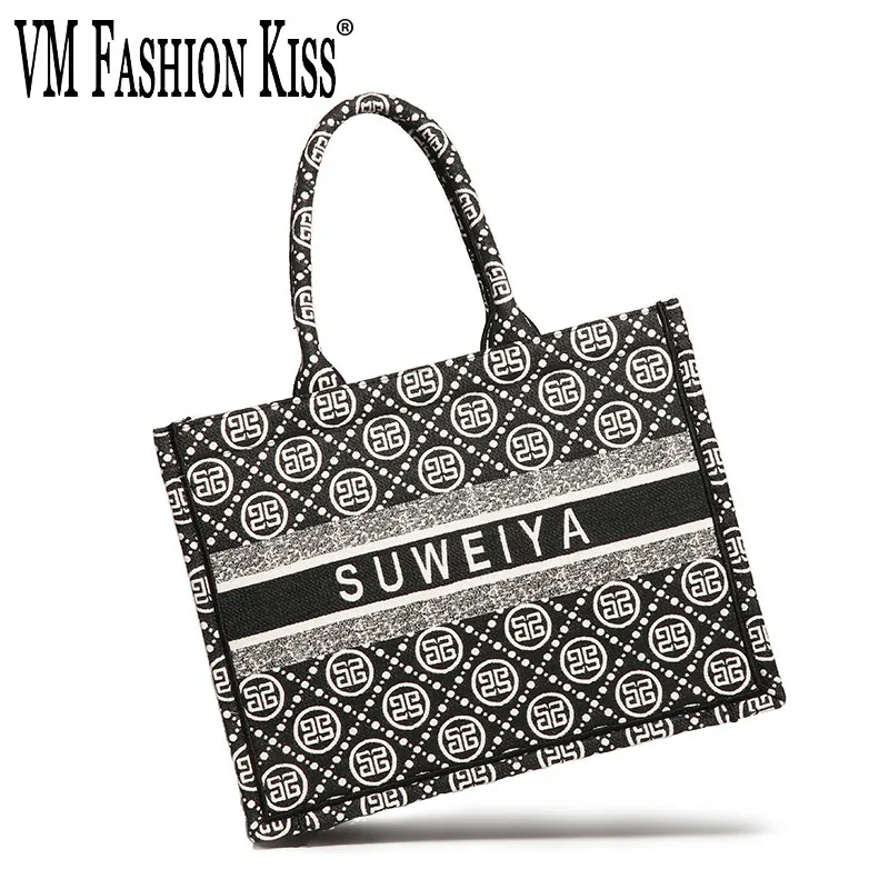 VM FASHION KISS book tote Trendy Large Capacity Embroidery Tote Bag Commuter Portable Briefcase Women's Shoulder Armpit Bag
VM FASHION KISS book tote Trendy Large Capacity Embroidery Tote Bag Commuter Portable Briefcase Women's Shoulder Armpit Bag