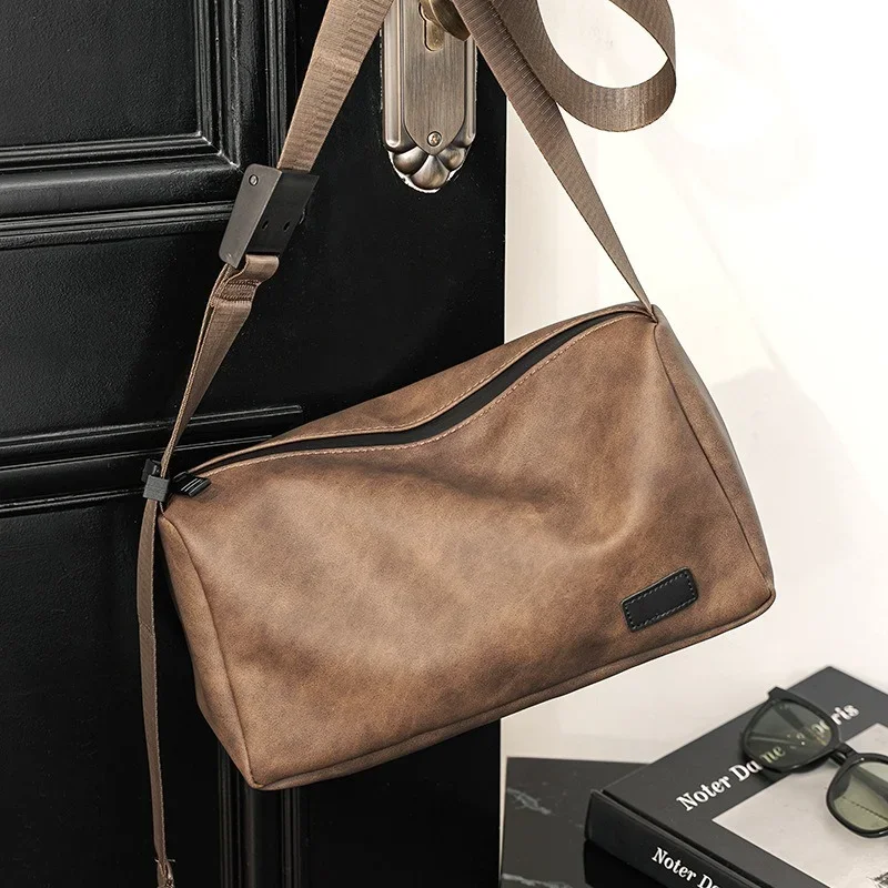 Fashion Men's Shoulder Bag High Capacity PU Leather Crossbody Bag For Men Messenger Bag Work Out Crossbody Bags Ipad Satchel
Fashion Men's Shoulder Bag High Capacity PU Leather Crossbody Bag For Men Messenger Bag Work Out Crossbody Bags Ipad Satchel