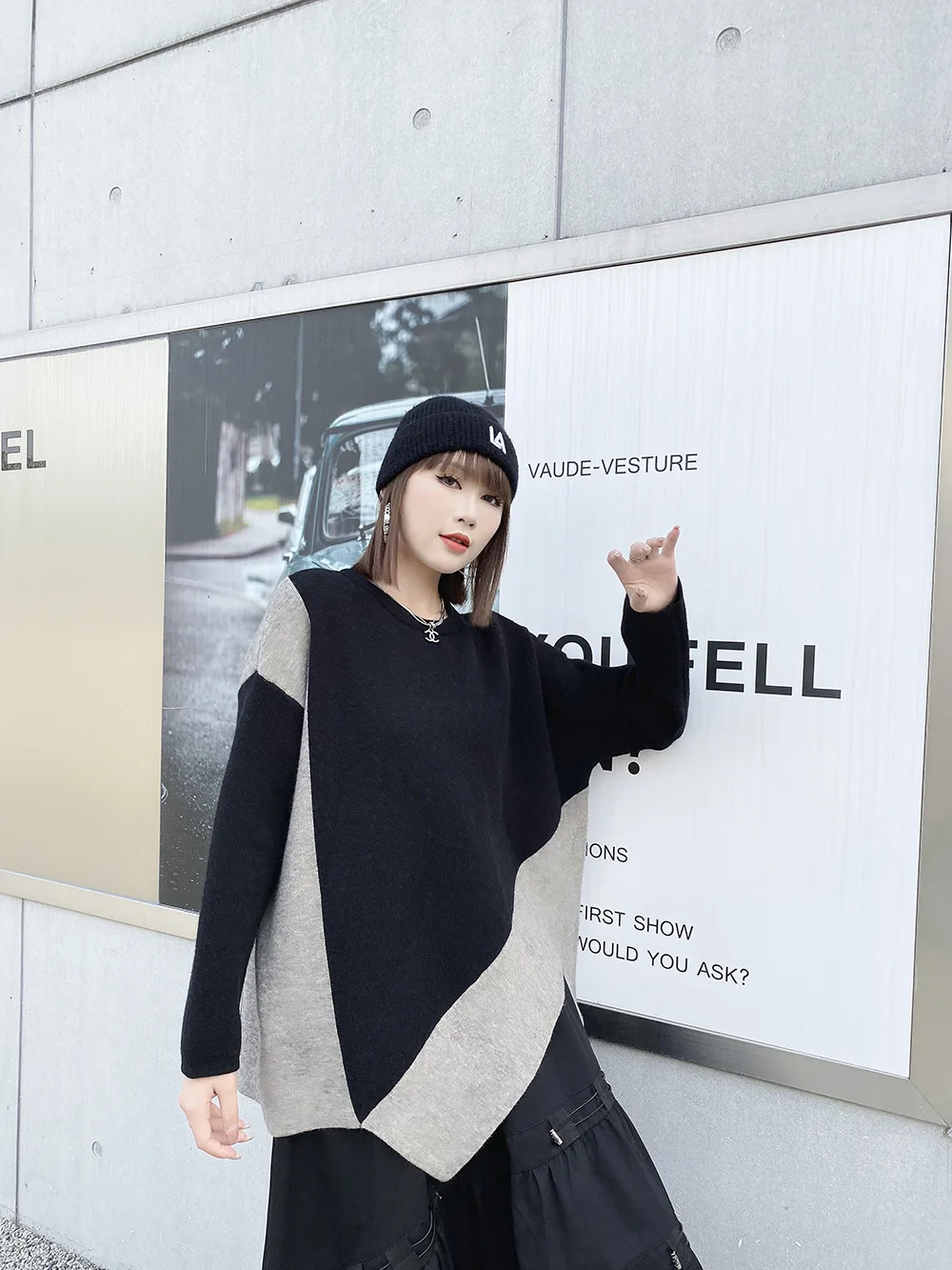 Color Contrast Sweater Women Autumn Fashion Warm Loose Irregular Hem Round Neck Long Sleeve Knitwear Jumper 
Color Contrast Sweater Women Autumn Fashion Warm Loose Irregular Hem Round Neck Long Sleeve Knitwear Jumper