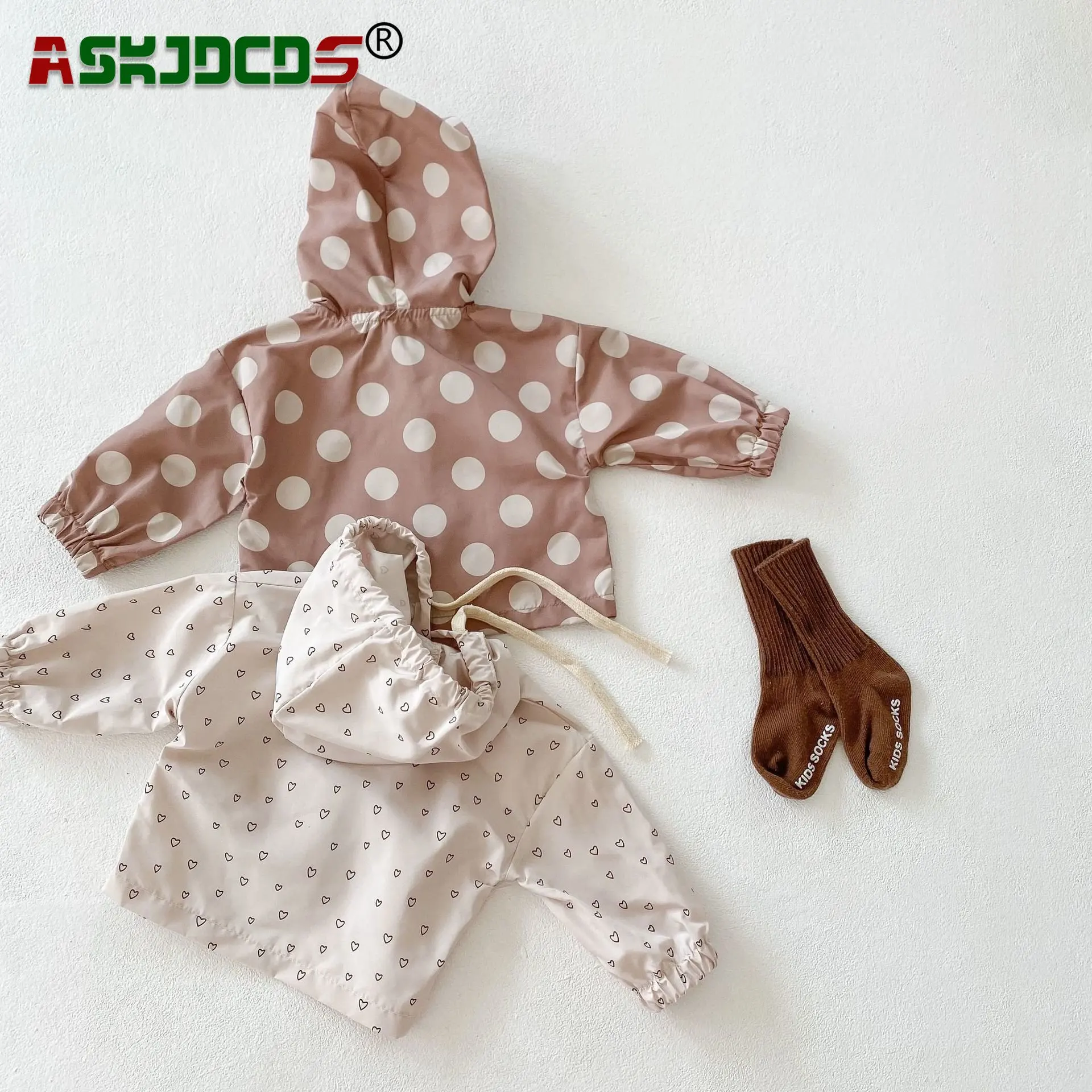 Windproof Jacket 2023 Spring/Summer Infant Baby Girls boys Long Sleeve Thin Hooded Coat Dot Print Love Kids Children Sunscreen
Windproof Jacket 2023 Spring/Summer Infant Baby Girls boys Long Sleeve Thin Hooded Coat Dot Print Love Kids Children Sunscreen