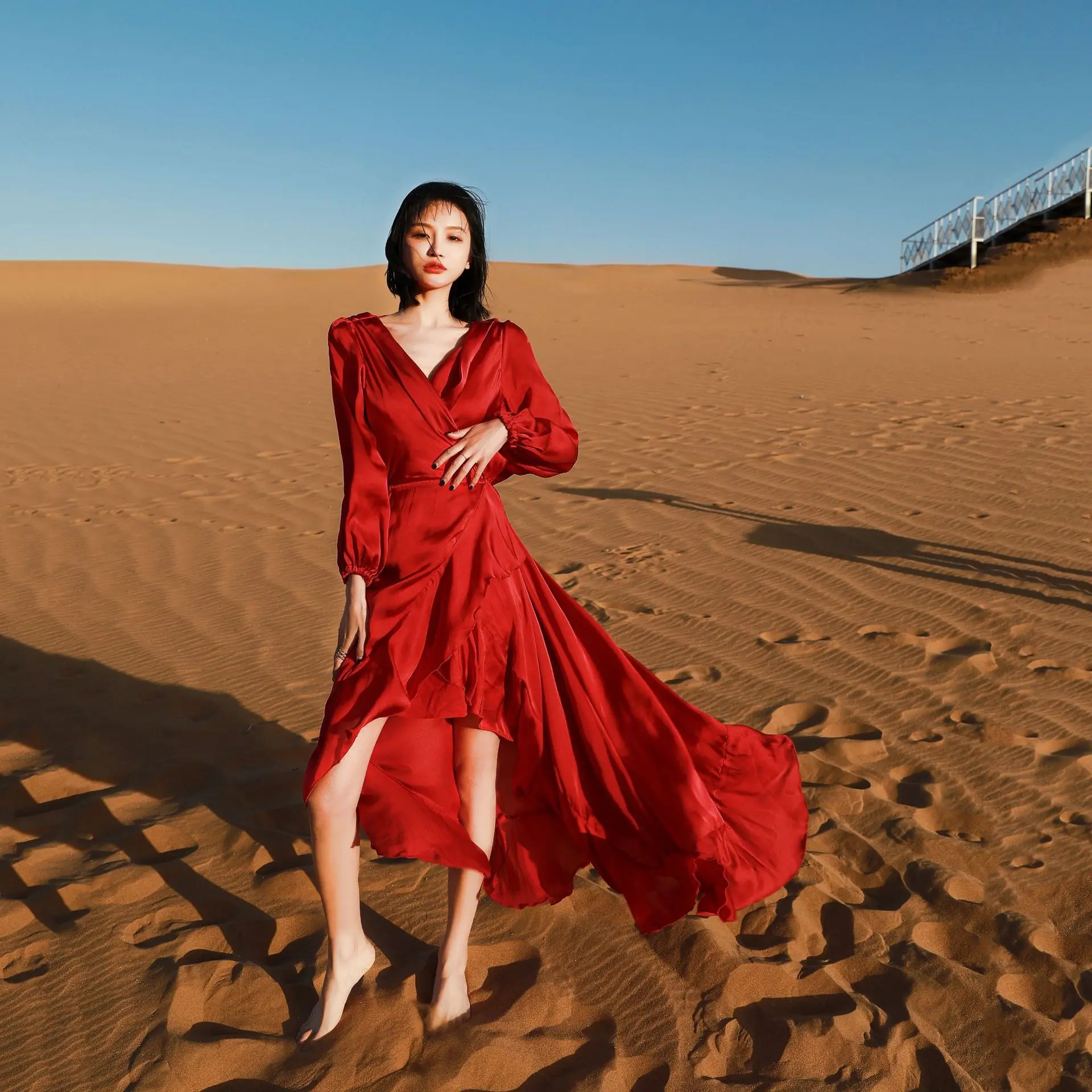 

XUAN PhD 2023 Dubai Moroccan Brigade Pats Desert Red Dress Tibet Qinghai Lake Seaside Holiday Long Skirt Goddess Backless Dress
