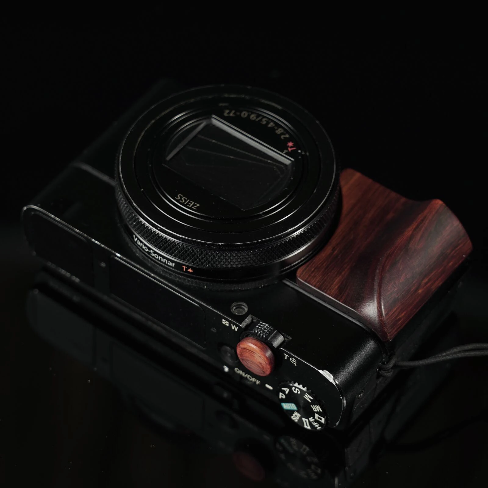 Wood Wooden Camera Shutter Release Butoon Hand Grip For Sony RX100 M6 M7 M5 M4 camera accessories
Wood Wooden Camera Shutter Release Butoon Hand Grip For Sony RX100 M6 M7 M5 M4 camera accessories