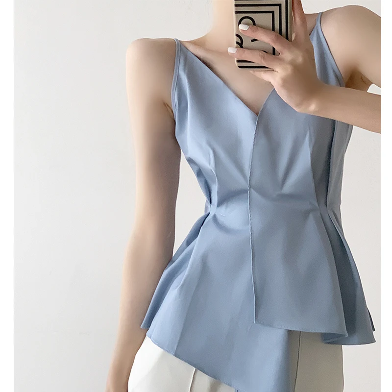 

Small Camisole Women's Summer French Chic V-neck Waist can be Worn Outside the Design Sense of Small Irregular Shirt Top