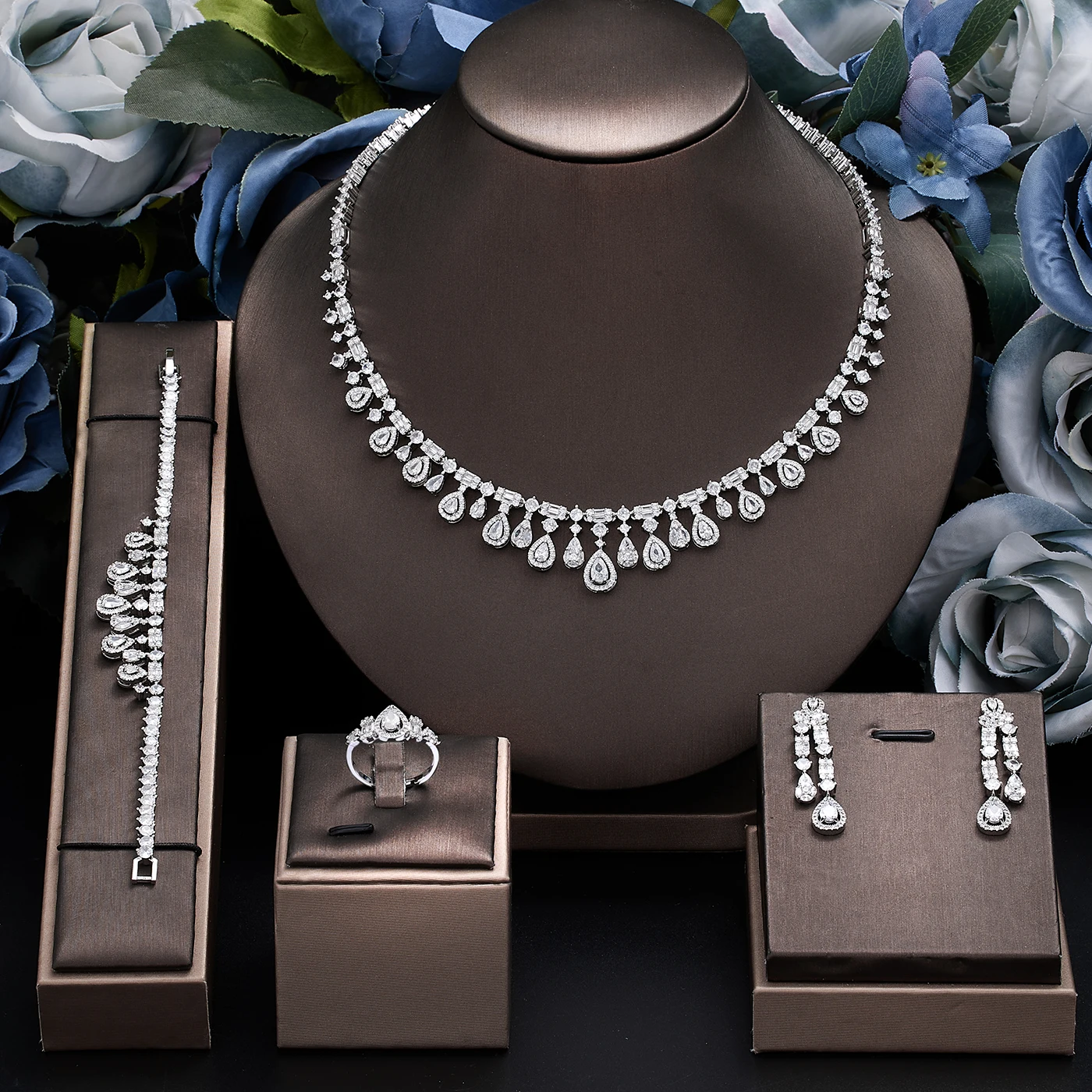 2024 New 4-piece Ring Cubic Zirconia Bridal Wedding Jewelry Set, Dubai Nigeria Crystal Wedding Jewelry Set
2024 New 4-piece Ring Cubic Zirconia Bridal Wedding Jewelry Set, Dubai Nigeria Crystal Wedding Jewelry Set