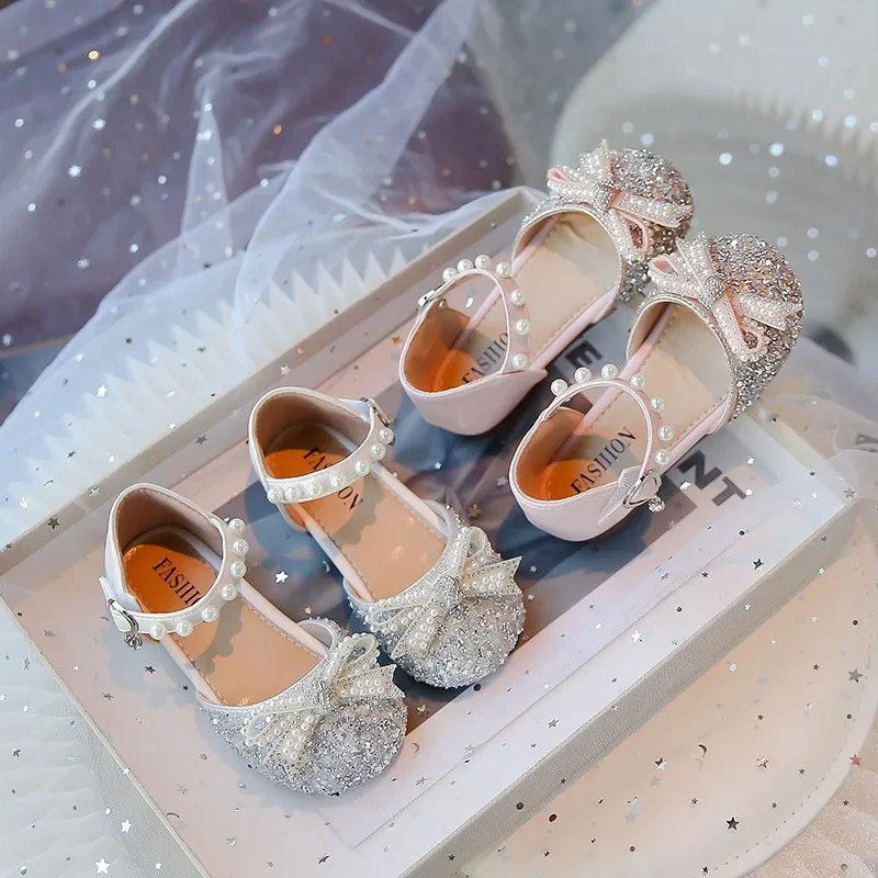 Girls Sandals Summer Elegant Glitter Children Princess Dress Shoes Fashion Pearl Bowknot Kids Ballet Wedding Flat Sandals New
Girls Sandals Summer Elegant Glitter Children Princess Dress Shoes Fashion Pearl Bowknot Kids Ballet Wedding Flat Sandals New