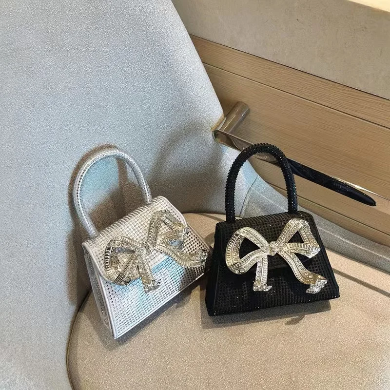 Glitter Shiny Rhinestone Diamond Bow Knot Handbag Women Shoulder Messenger Chain Bag Wedding Party Clutch Purse Evening Bag
Glitter Shiny Rhinestone Diamond Bow Knot Handbag Women Shoulder Messenger Chain Bag Wedding Party Clutch Purse Evening Bag